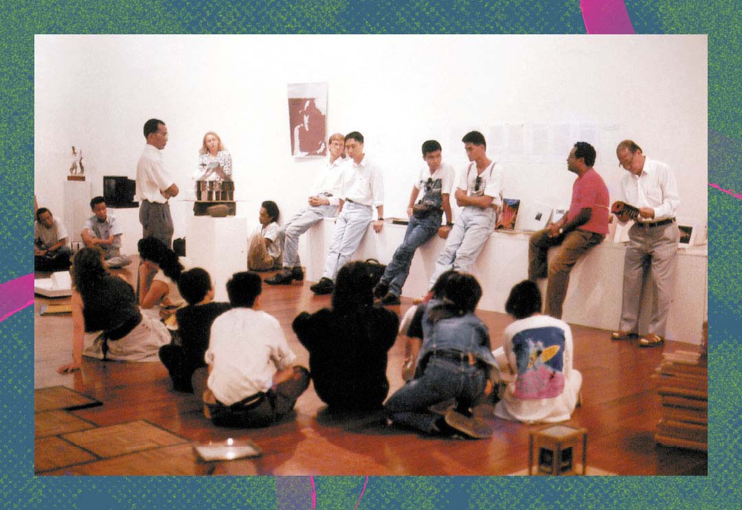 Audience at a public session of A Sculpture Seminar (1991). On the wall is a poster advertising Beuys’ exhibition at the National Museum Art Gallery. 